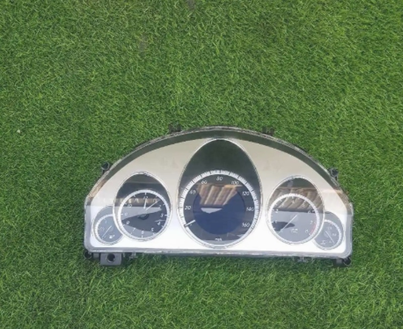 Панель приборов от Mercedes W212
